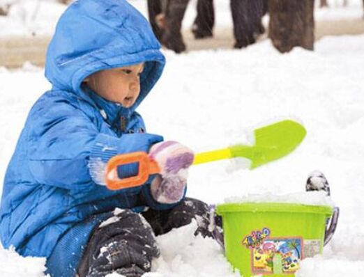 除雪劑廠家為你探秘除雪劑進(jìn)入眼睛是否會(huì)傷害眼睛